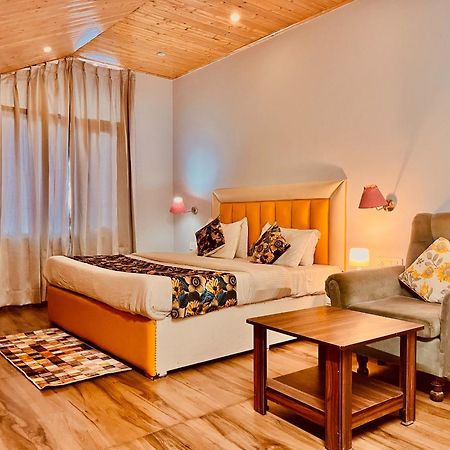 Hadimba Hill View By Hadimba Palace, Manali - Premium Room ! Family Hotel ! Parking ! Near Hadimba Temple Exteriör bild