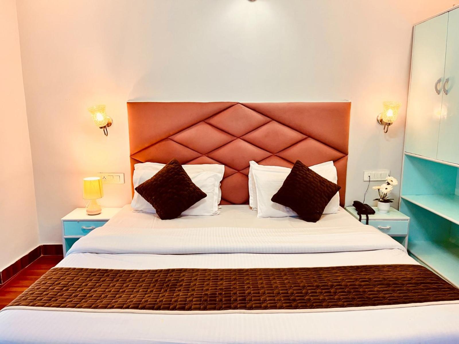 Hadimba Hill View By Hadimba Palace, Manali - Premium Room ! Family Hotel ! Parking ! Near Hadimba Temple Exteriör bild