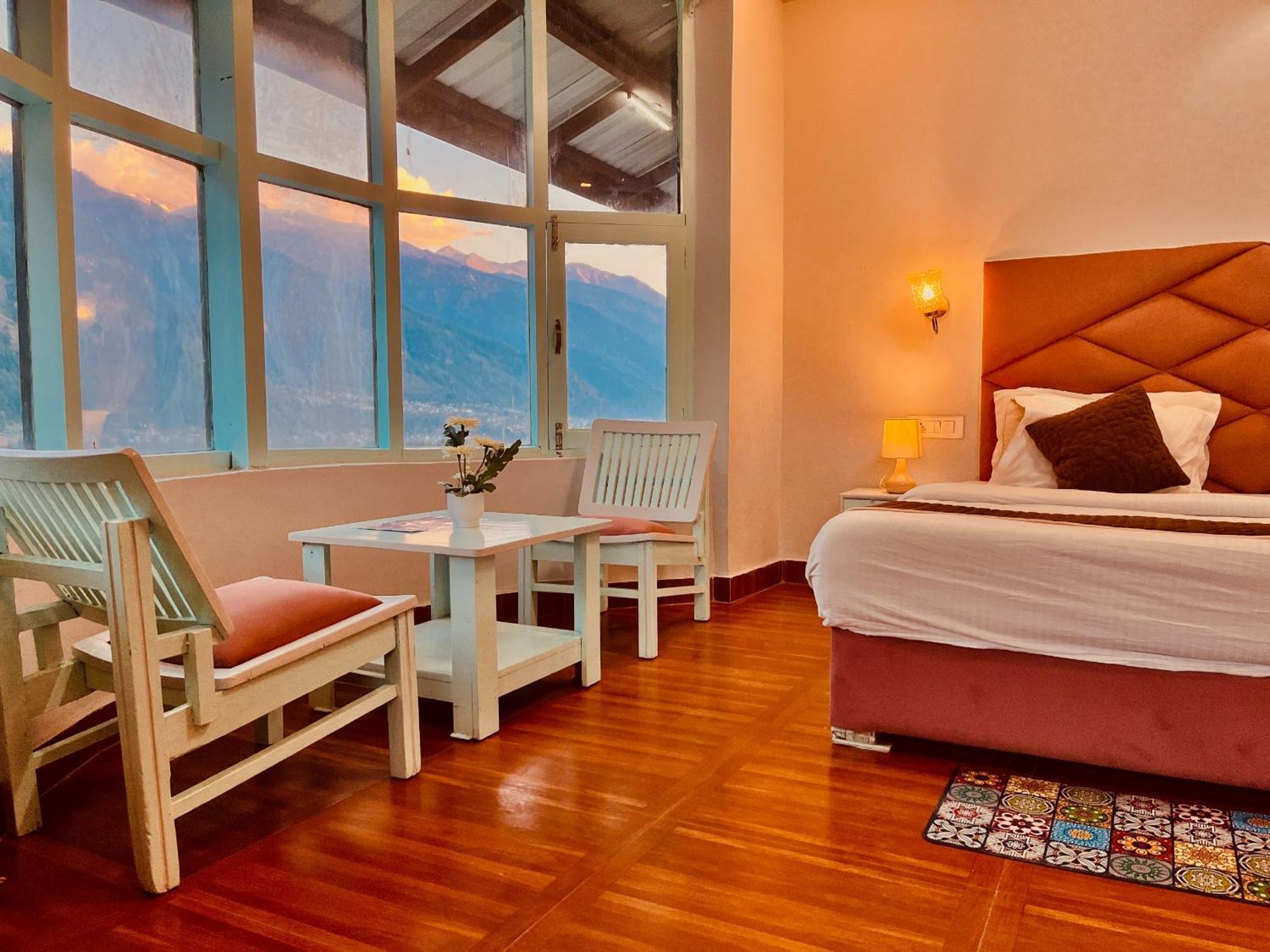 Hadimba Hill View By Hadimba Palace, Manali - Premium Room ! Family Hotel ! Parking ! Near Hadimba Temple Exteriör bild