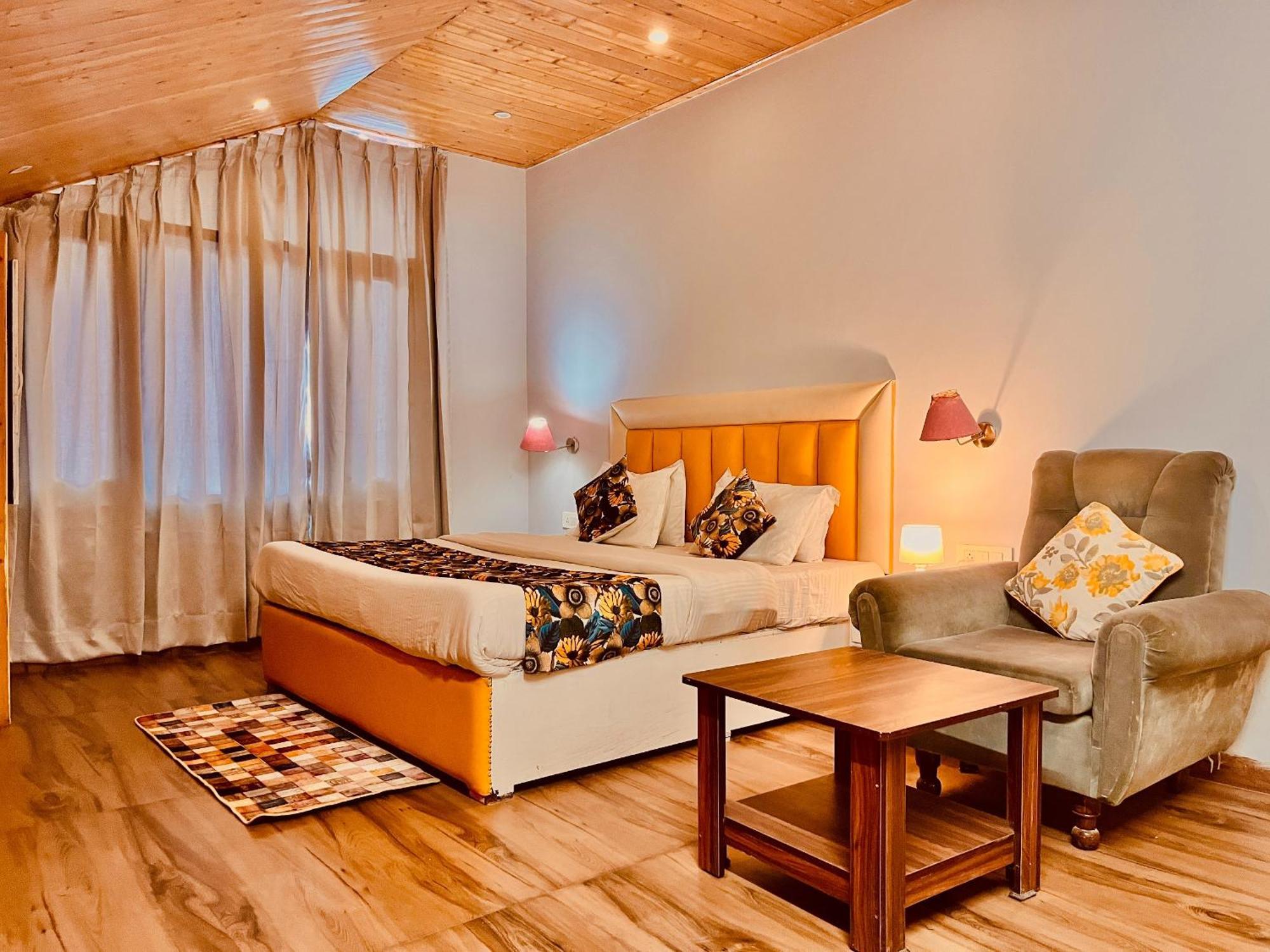 Hadimba Hill View By Hadimba Palace, Manali - Premium Room ! Family Hotel ! Parking ! Near Hadimba Temple Exteriör bild