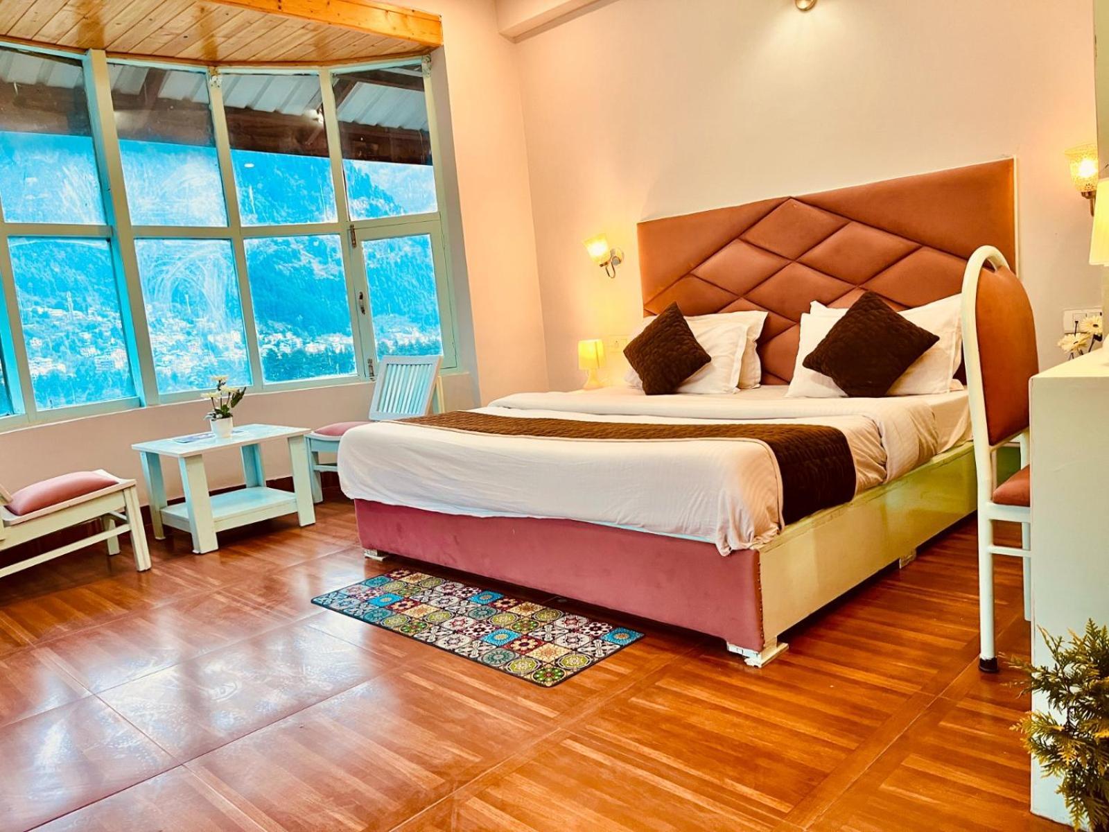 Hadimba Hill View By Hadimba Palace, Manali - Premium Room ! Family Hotel ! Parking ! Near Hadimba Temple Exteriör bild