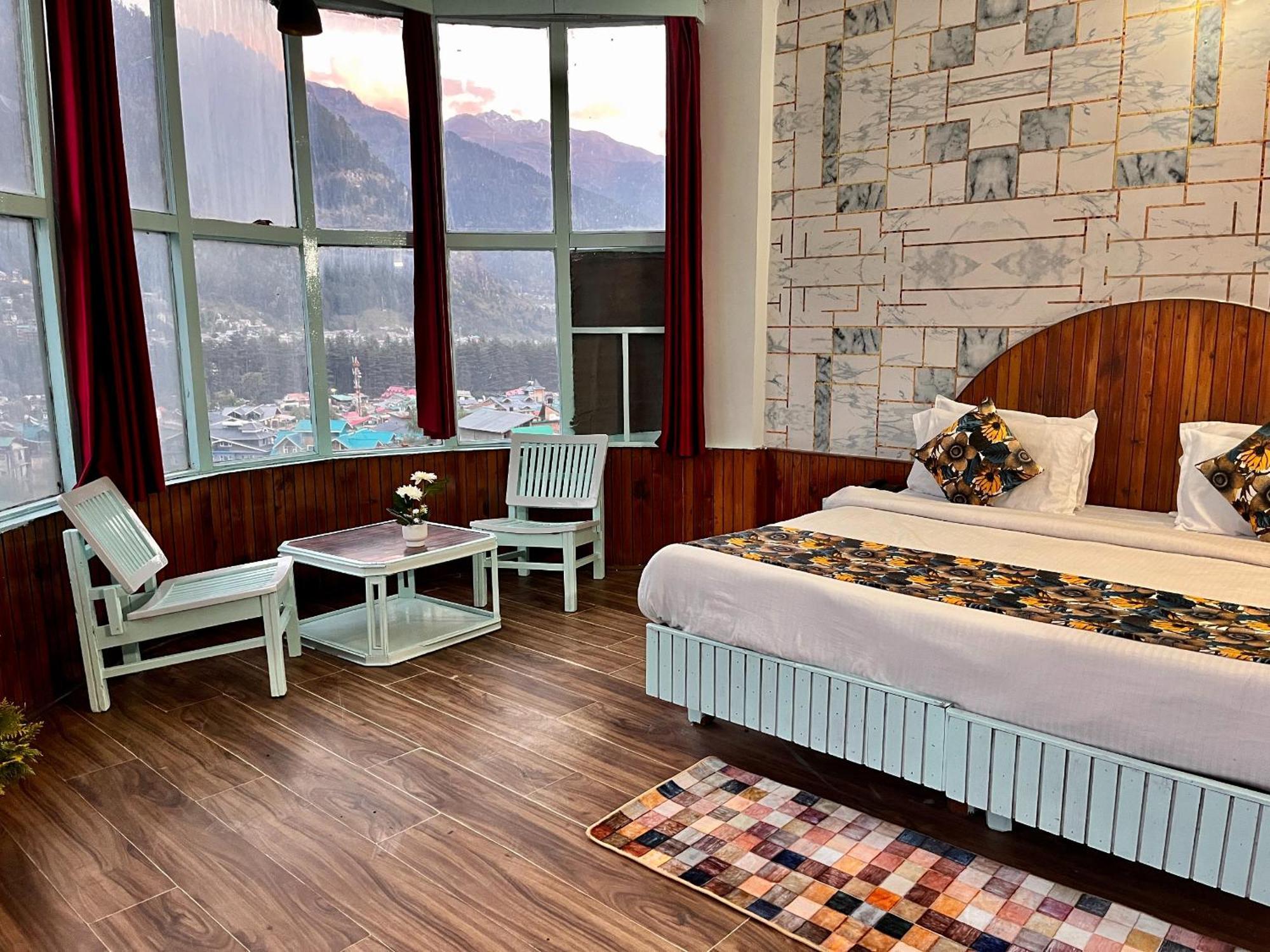 Hadimba Hill View By Hadimba Palace, Manali - Premium Room ! Family Hotel ! Parking ! Near Hadimba Temple Exteriör bild
