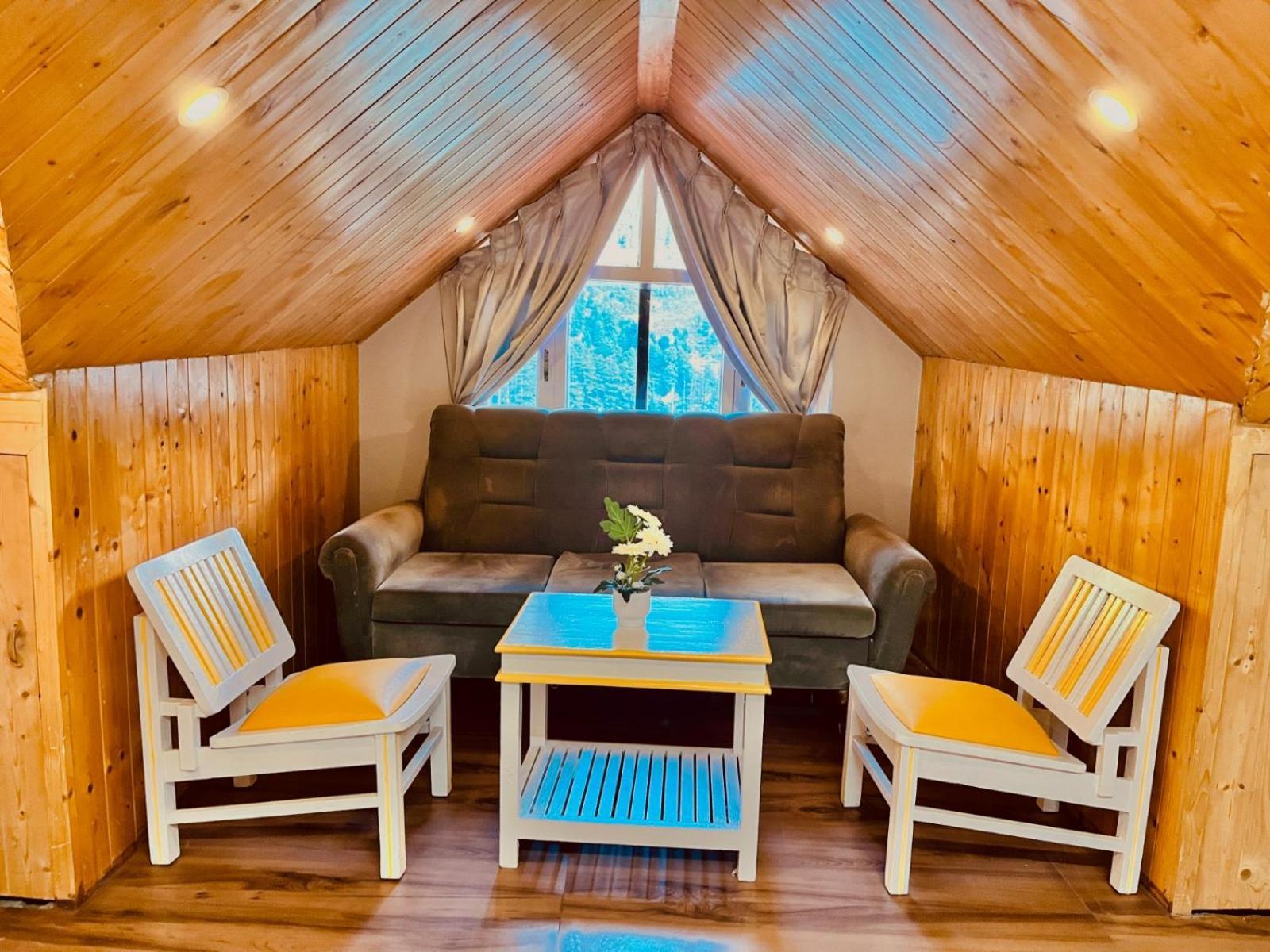 Hadimba Hill View By Hadimba Palace, Manali - Premium Room ! Family Hotel ! Parking ! Near Hadimba Temple Exteriör bild