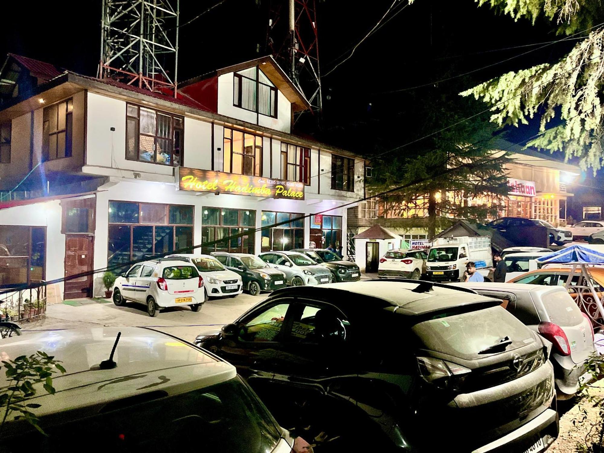 Hadimba Hill View By Hadimba Palace, Manali - Premium Room ! Family Hotel ! Parking ! Near Hadimba Temple Exteriör bild