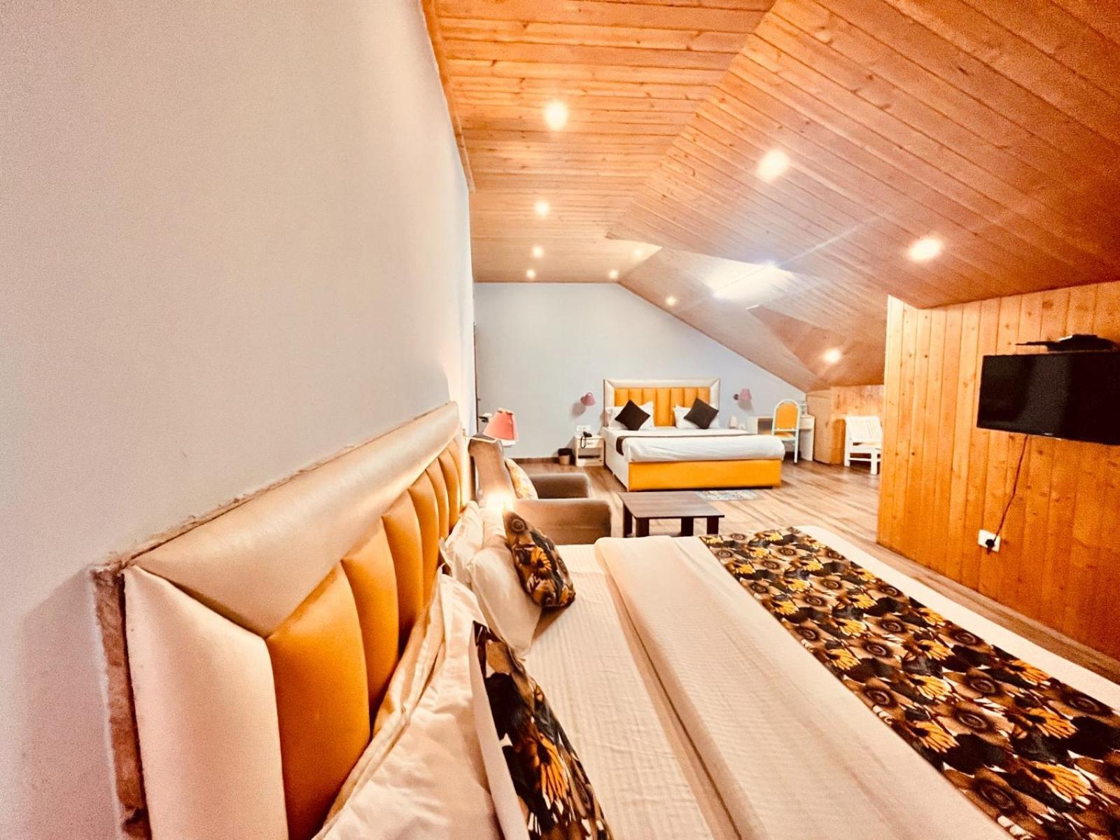 Hadimba Hill View By Hadimba Palace, Manali - Premium Room ! Family Hotel ! Parking ! Near Hadimba Temple Exteriör bild