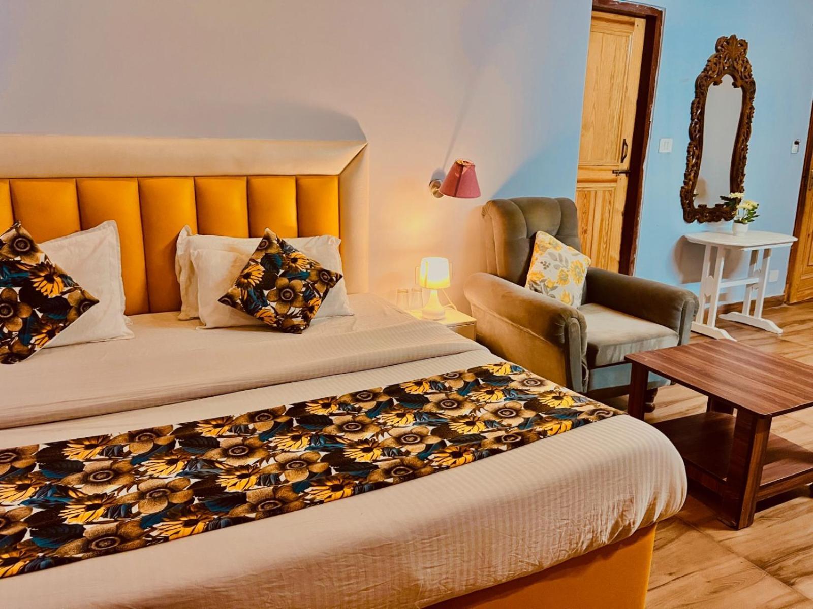 Hadimba Hill View By Hadimba Palace, Manali - Premium Room ! Family Hotel ! Parking ! Near Hadimba Temple Exteriör bild