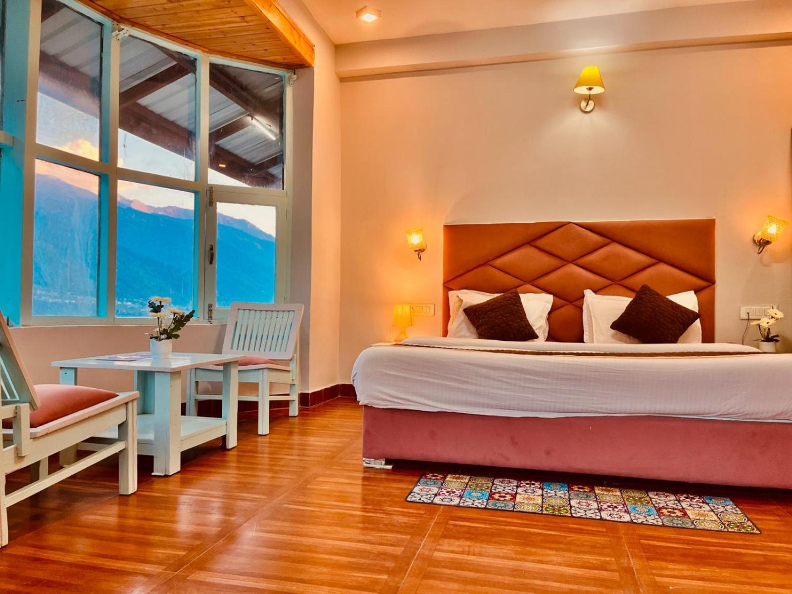 Hadimba Hill View By Hadimba Palace, Manali - Premium Room ! Family Hotel ! Parking ! Near Hadimba Temple Exteriör bild